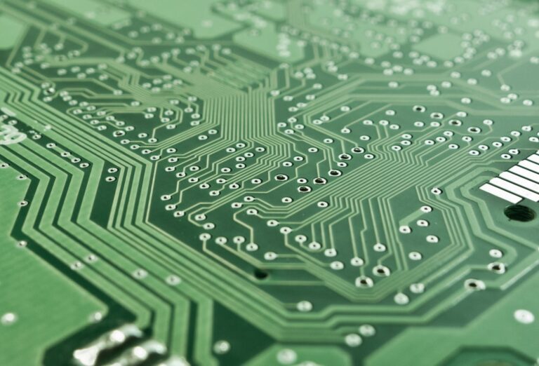 The Rise of Quantum Computing: What it Means for Your Business