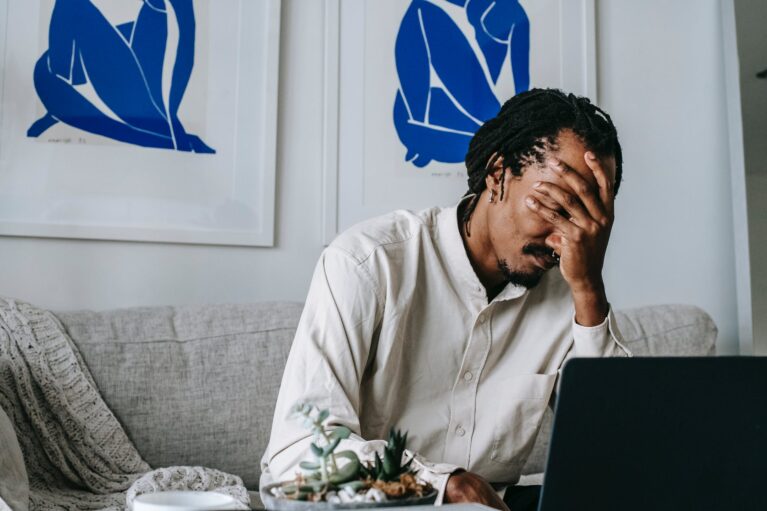 Steering Clear of Pitfalls: Essential Tips to Dodge Common Mistakes in Internet Business Start-ups