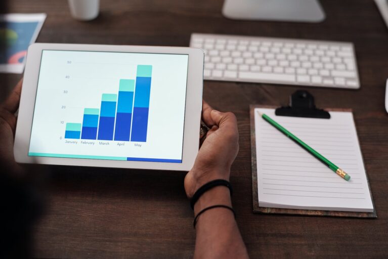 The Ultimate Showdown: Affiliate Marketing vs Dropshipping – Which is the Better Online Business Model?