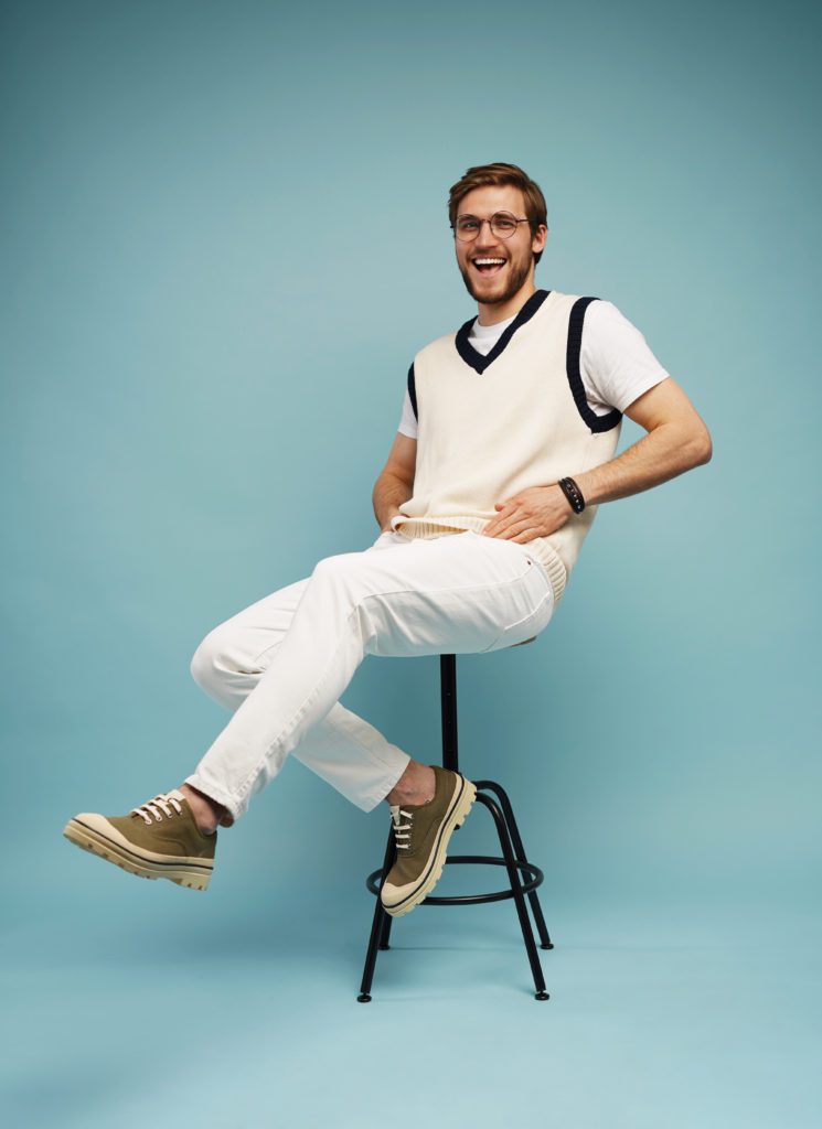 white jeans for men