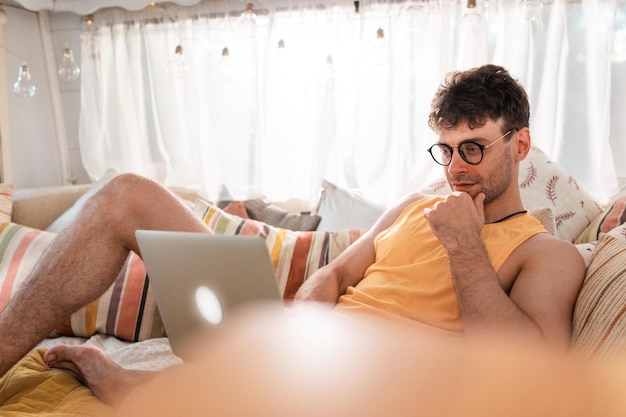 how to start a side hustle