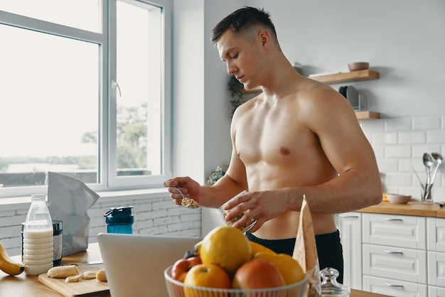 how to build muscle mass